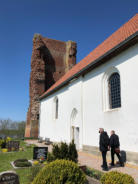 Die Turmruine der alten Kirche auf Pellworm